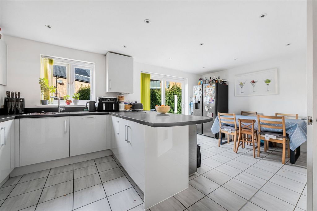 Property photo 3 of 18 Picture No. 30