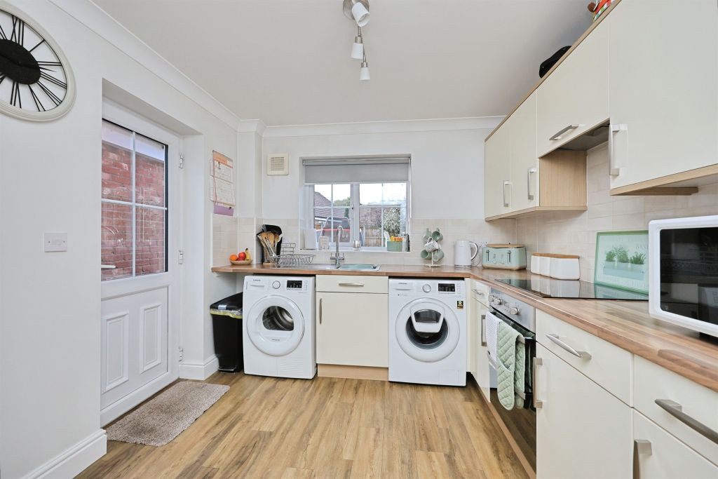 Property photo 3 of 24