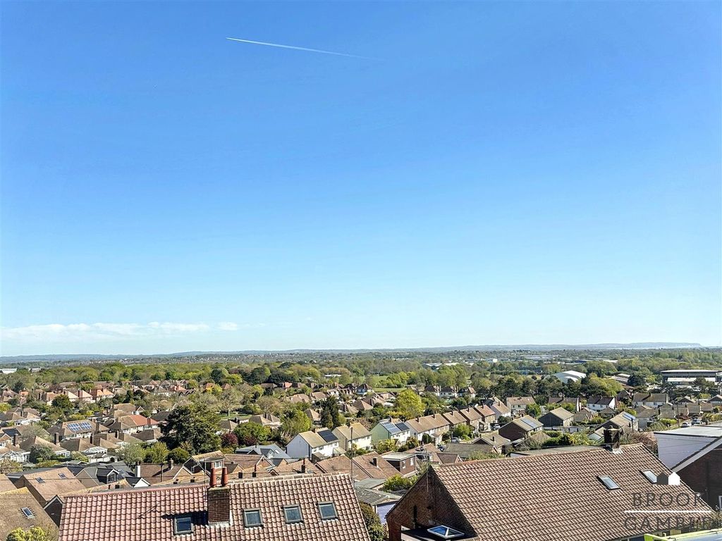 Property photo 3 of 27 01323 438506