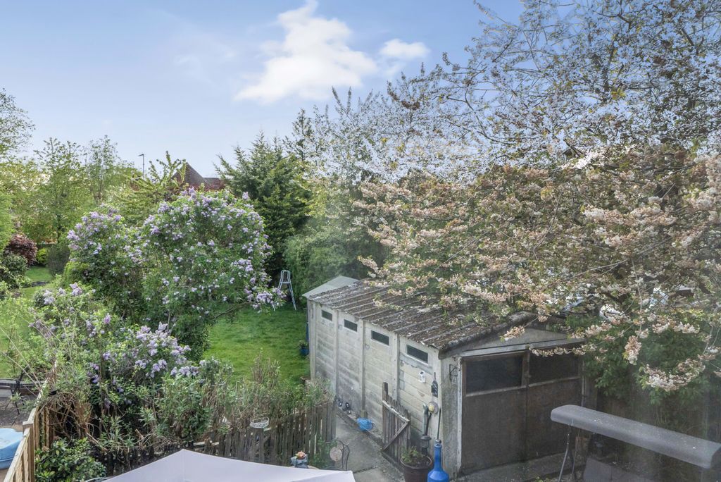 Property photo 3 of 22 1448748-11-69E66d...