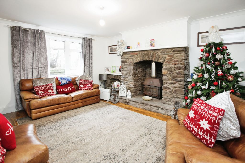 Property photo 2 of 32