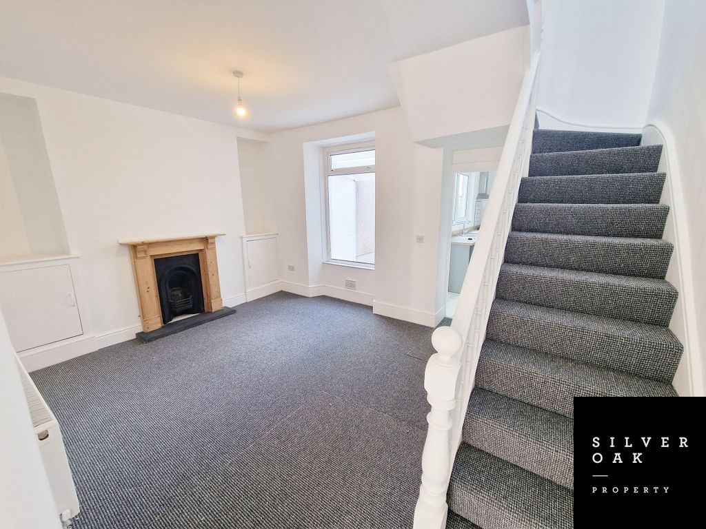 Property photo 3 of 9 3