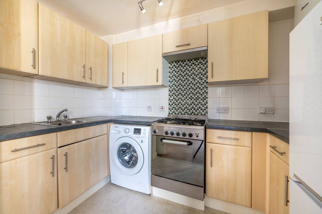 Property photo 3 of 7