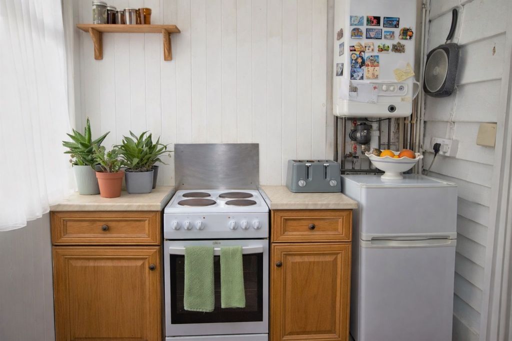 Property photo 3 of 8 Photo 5