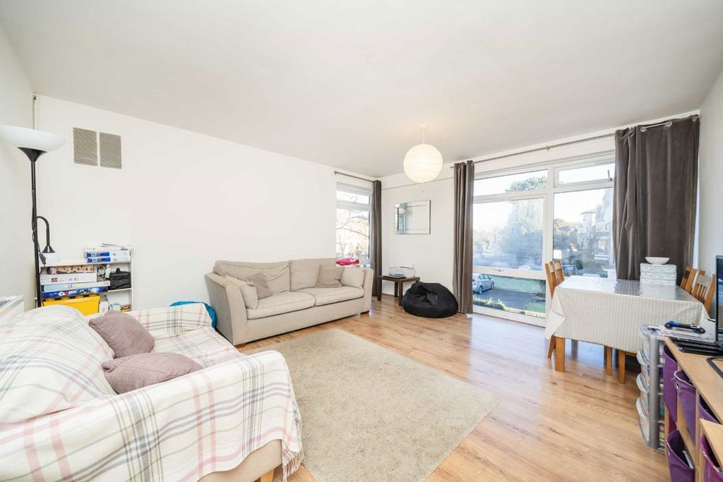 Property photo 2 of 4