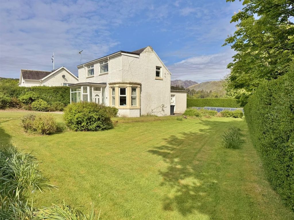 Property photo 3 of 46 Courtside Gardens
