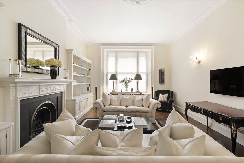 Property photo 3 of 13 Reception