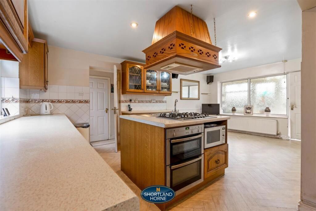 Property photo 2 of 33