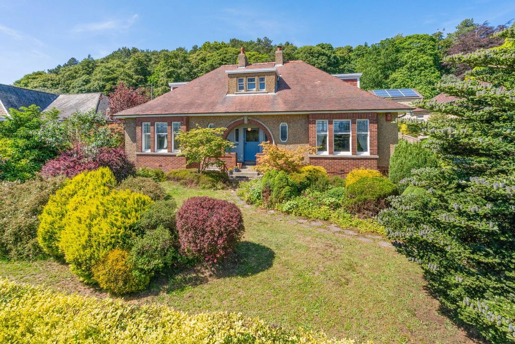Property photo 1 of 36