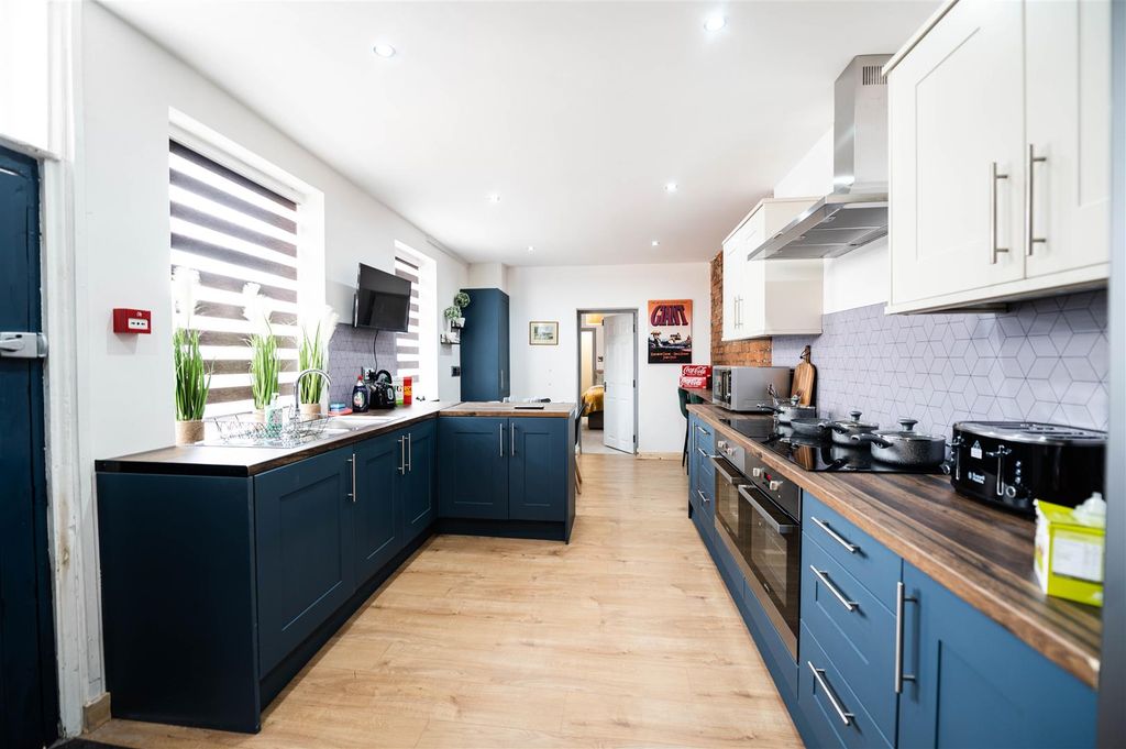 Property photo 1 of 23 Failsworth37.Jpg