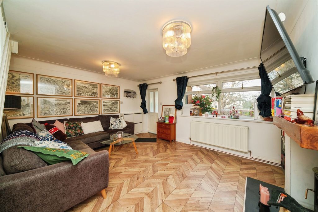 Property photo 3 of 18