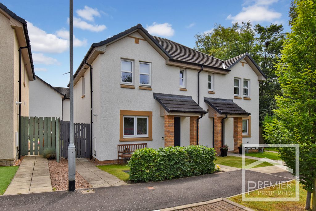 Property photo 1 of 19 A Three Bedroom Semi Detached Villa