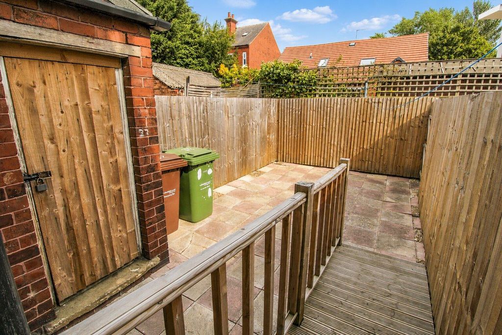 Property photo 2 of 11 Outside