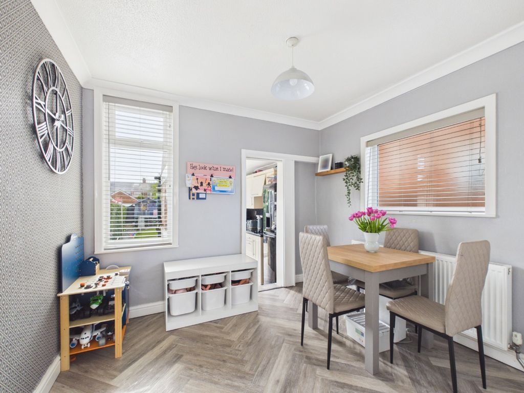 Property photo 3 of 14 4973077