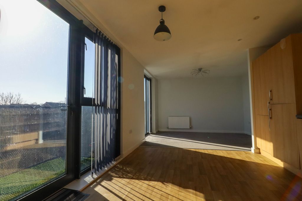 Property photo 3 of 10 Picture No. 32