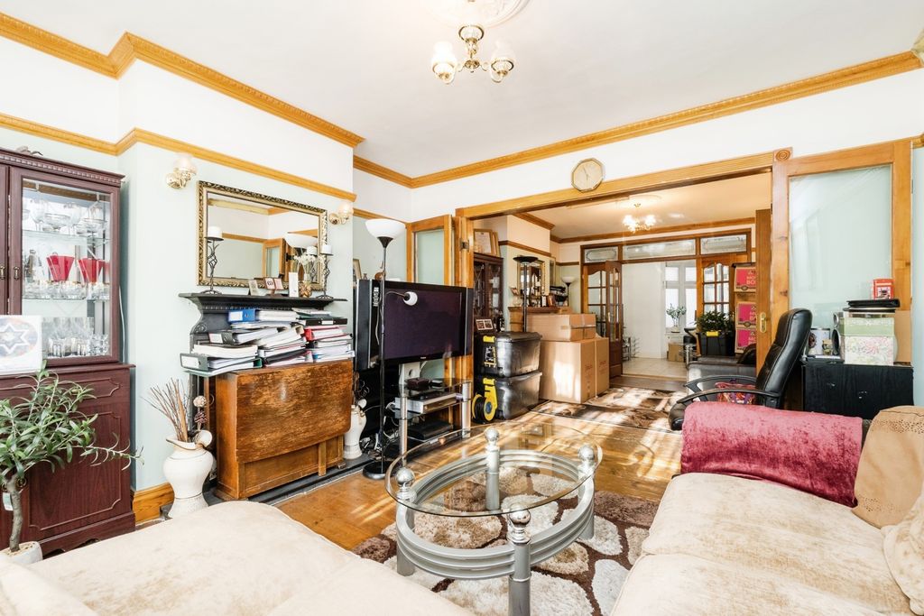 Property photo 3 of 17 Photo