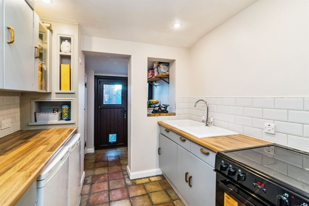 Property photo 3 of 17
