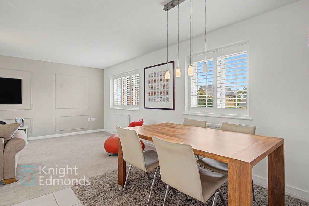 Property photo 3 of 14 Dining Room