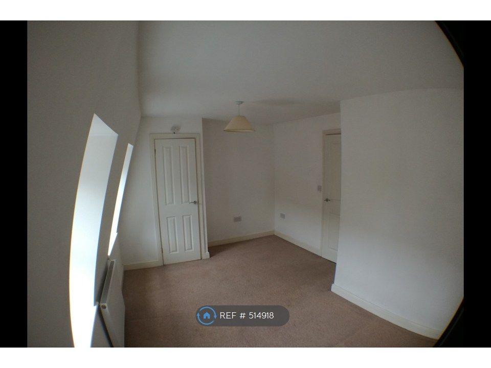 Property photo 3 of 8 Bedroom