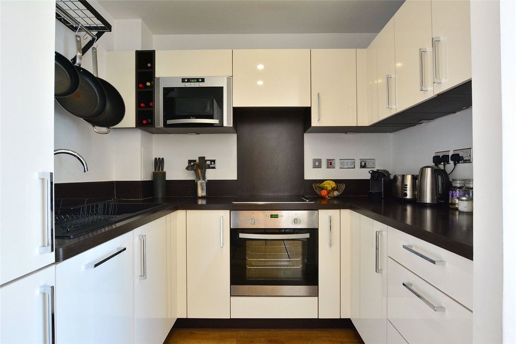 Property photo 3 of 14 Picture No. 06