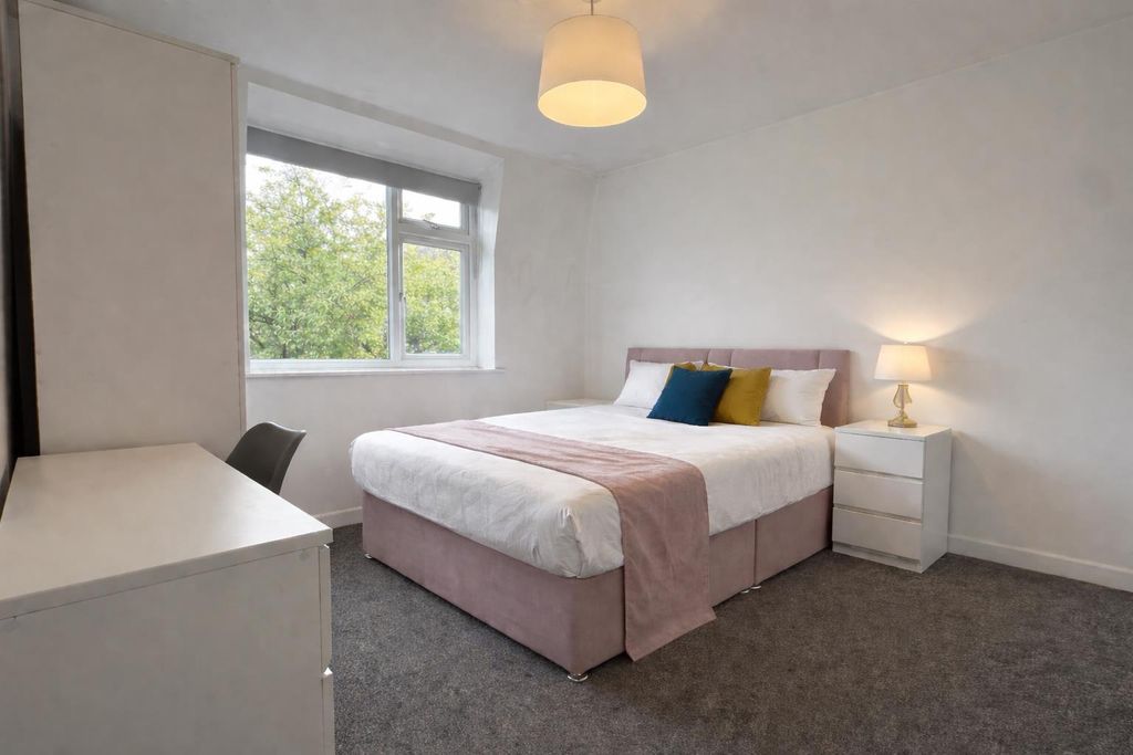 Property photo 3 of 12 Room 3.Png