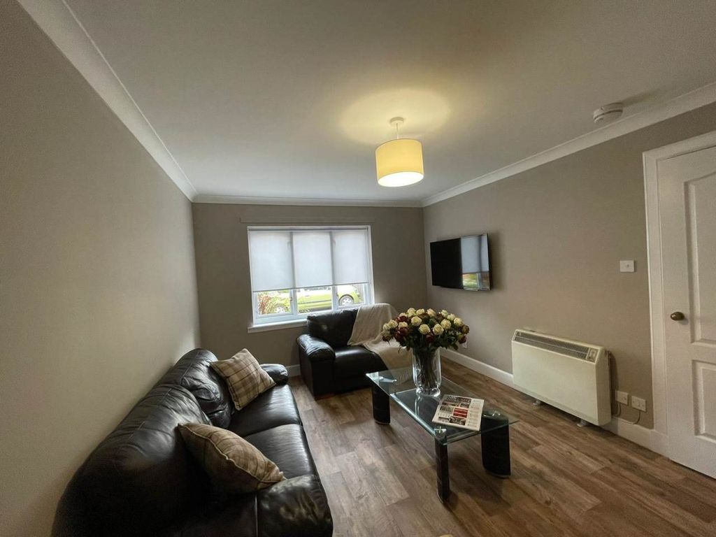 Property photo 3 of 6 34 Living