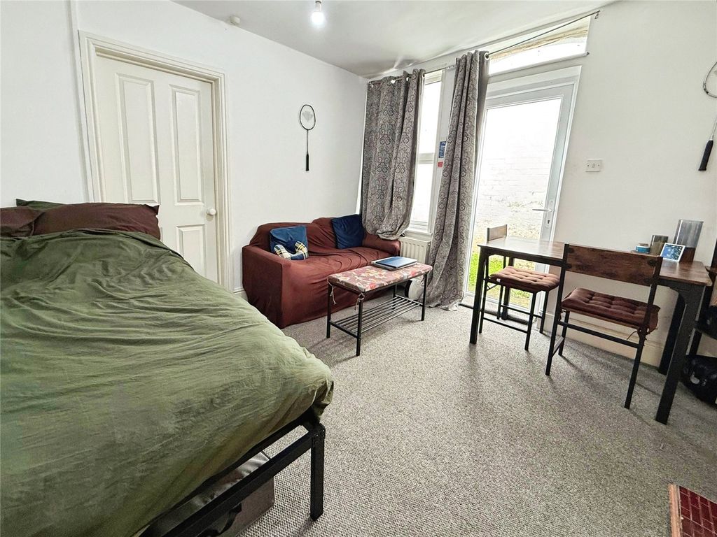 Property photo 3 of 4 Picture No. 04