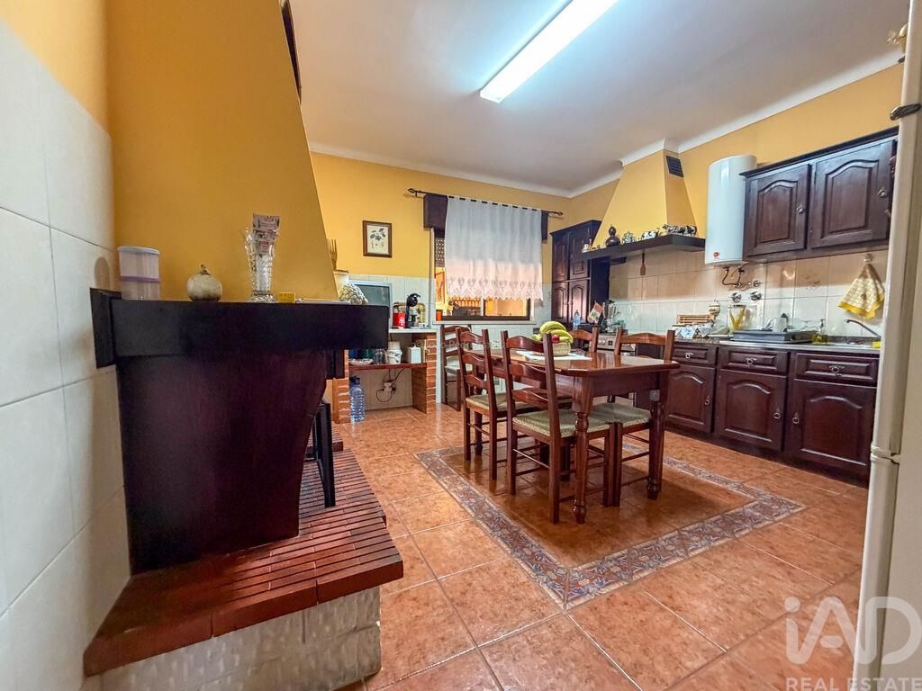 Property photo 3 of 32