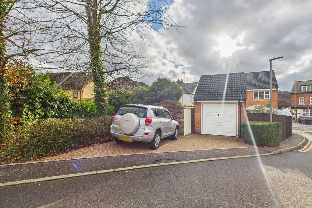 Property photo 2 of 20