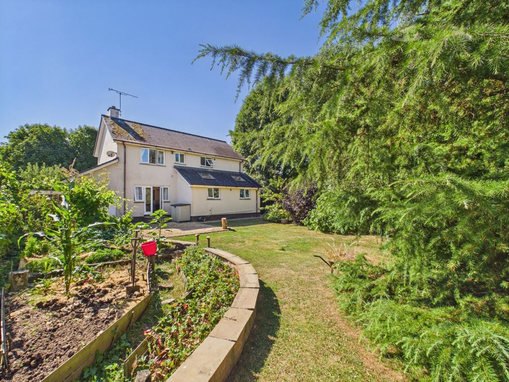 Property photo 3 of 22 Ewemove Tiverton - Stonebridge