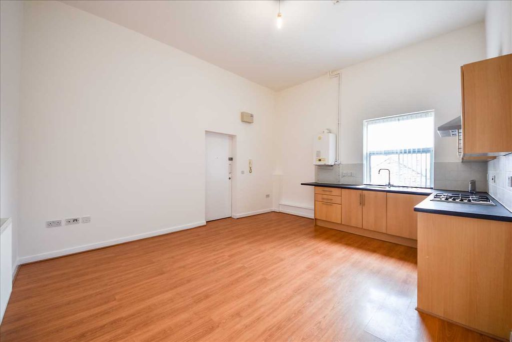 Property photo 3 of 5