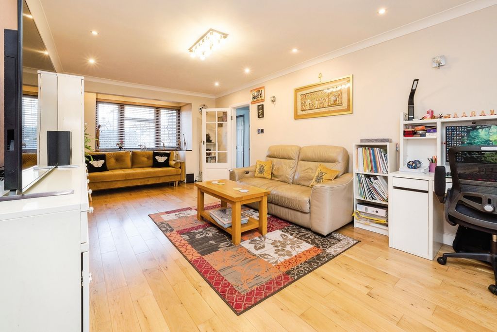 Property photo 3 of 20 Pbox-Img.Jpg