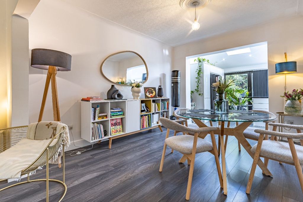 Property photo 3 of 28 5502383