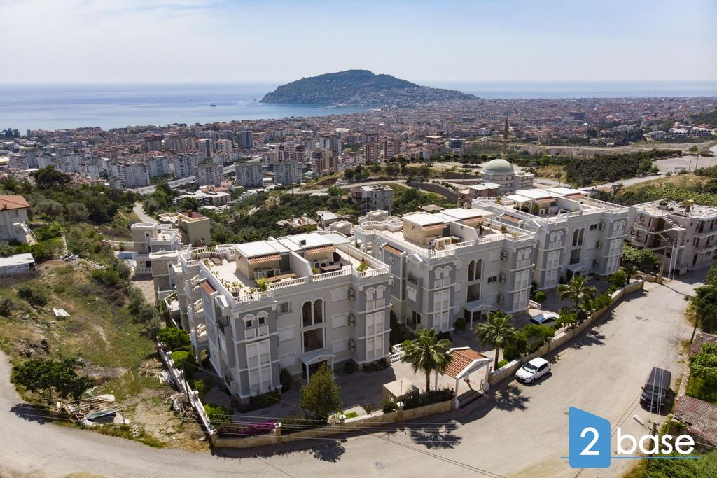 Property photo 2 of 31