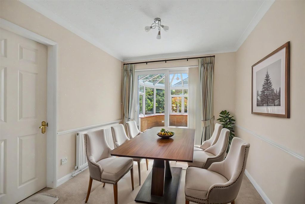 Property photo 3 of 36 Ai Dining Room.Jpeg
