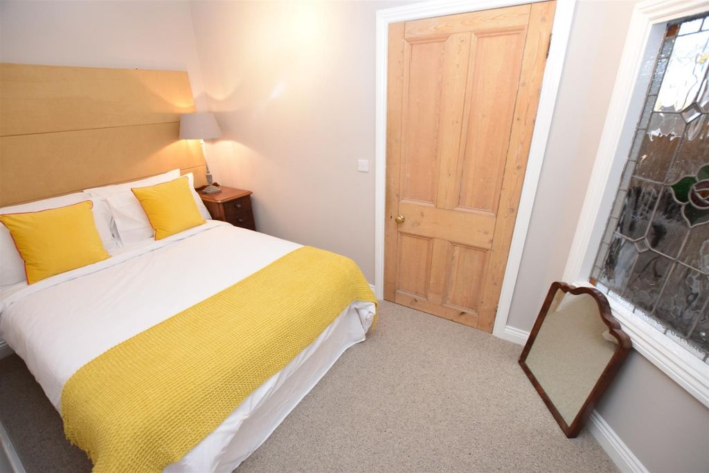 Property photo 2 of 8 3815522