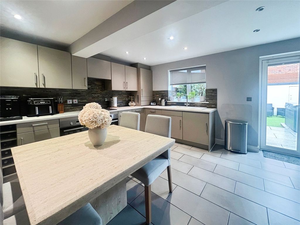 Property photo 2 of 20 Picture No. 06