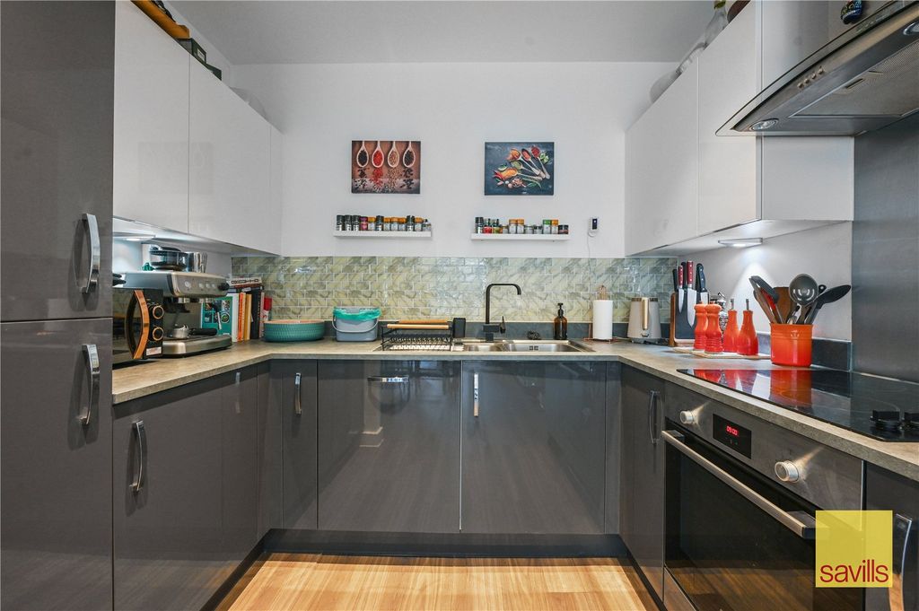 Property photo 2 of 14 Kitchen