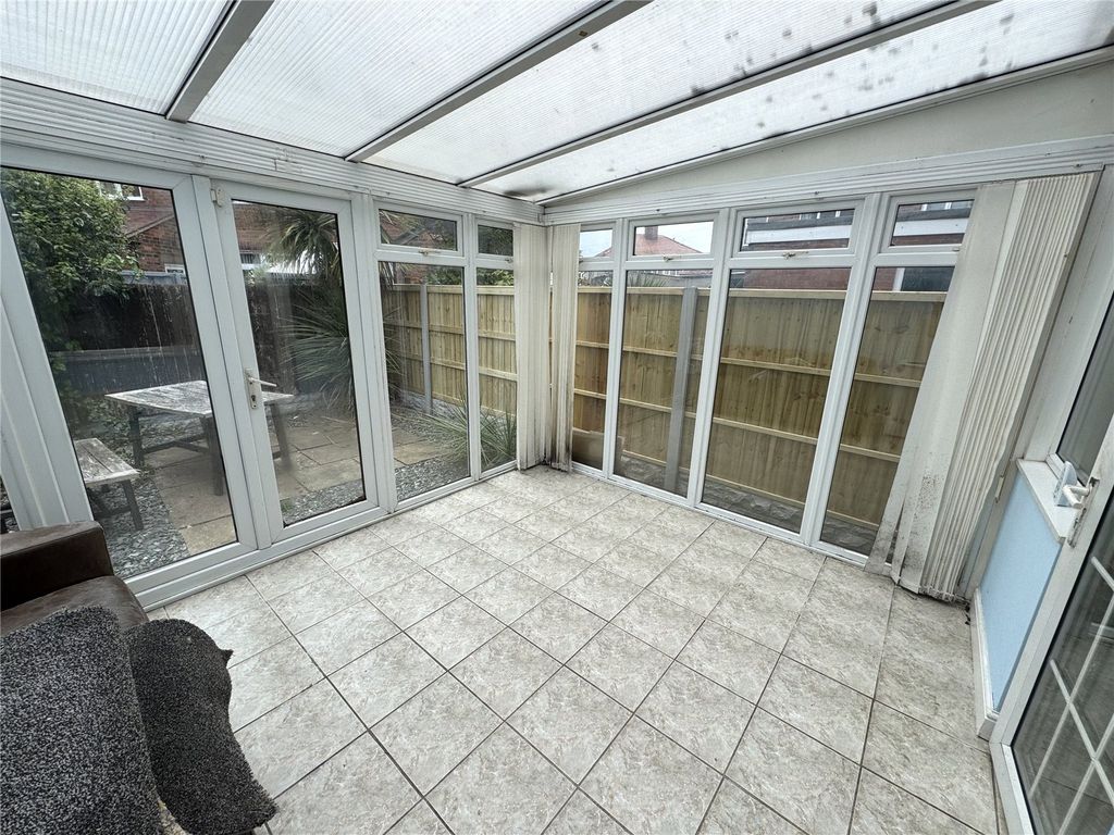 Property photo 3 of 8 Conservatory