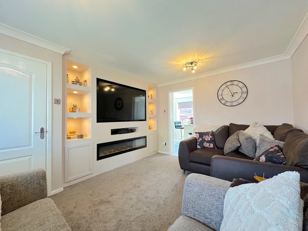 Property photo 2 of 30