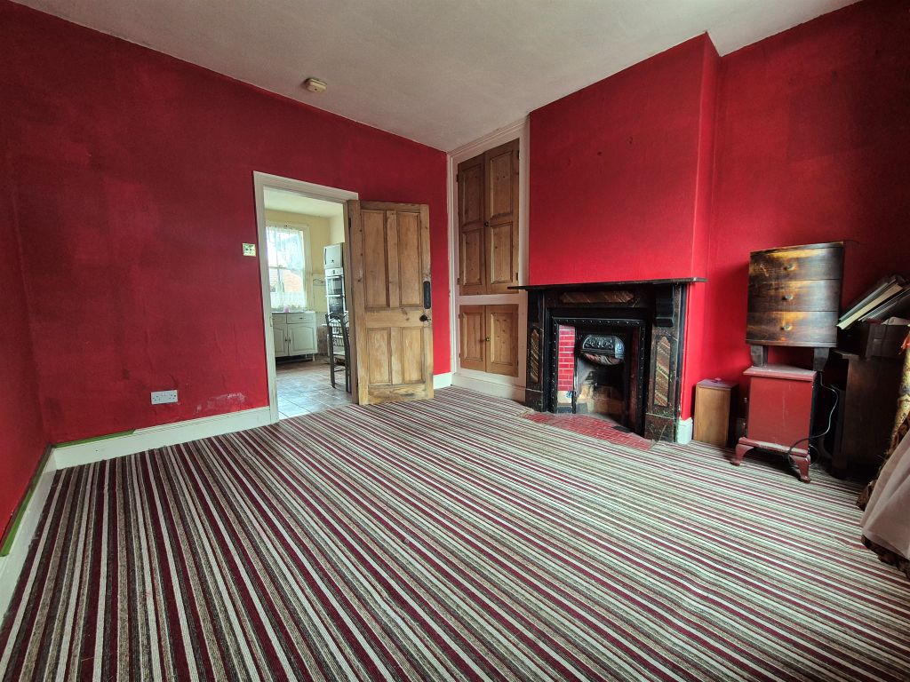 Property photo 2 of 8