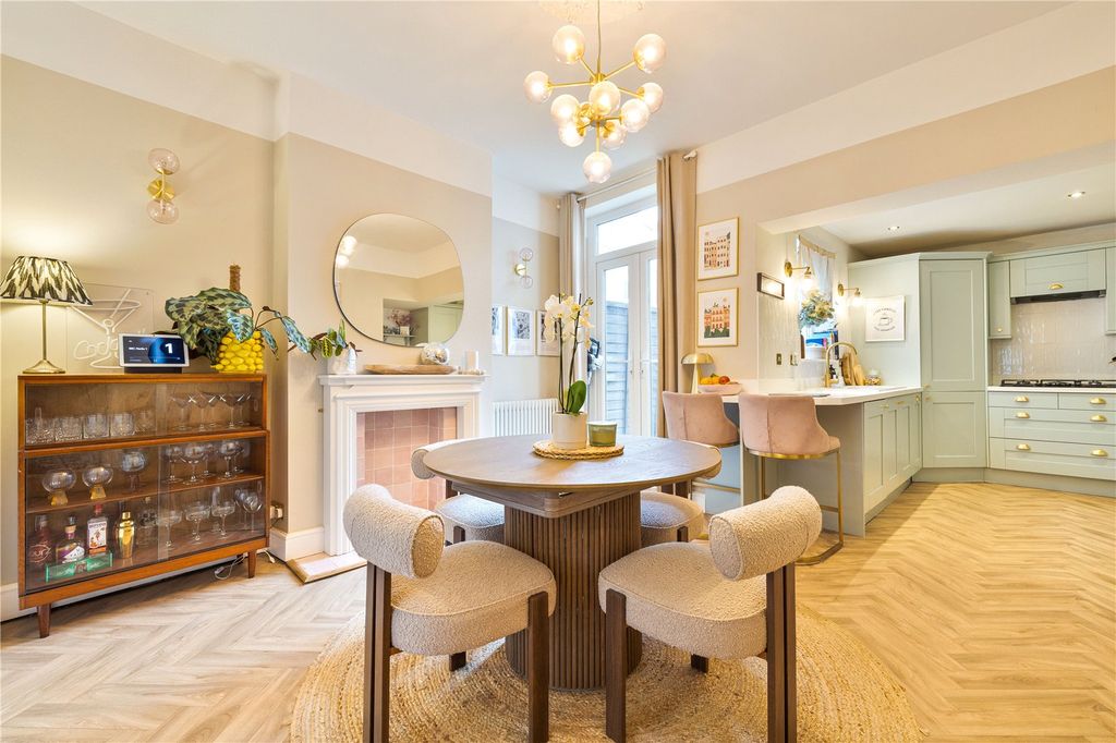 Property photo 1 of 19 Picture No. 06