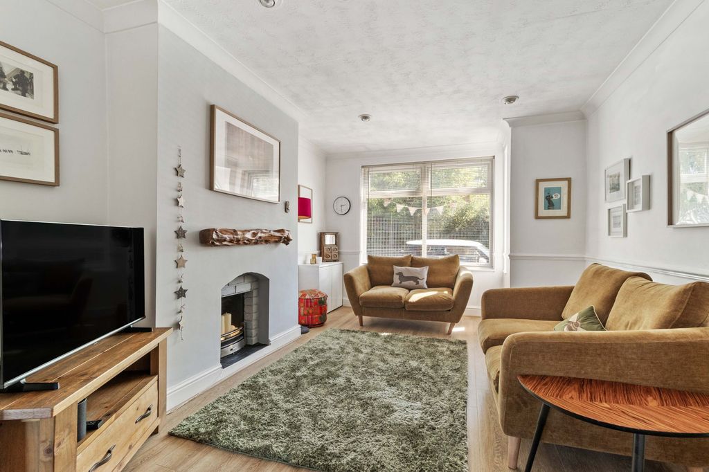 Property photo 2 of 16