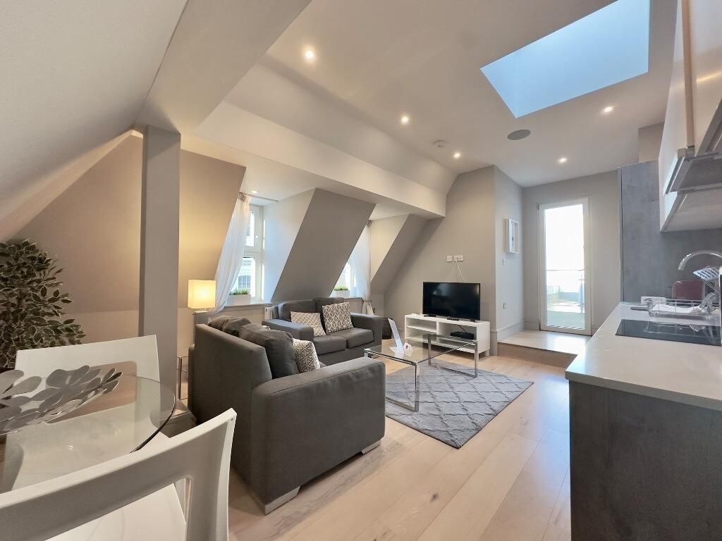 Property photo 2 of 8 256184_34-40Quadrantflat20_Img_02_0000.Jpeg