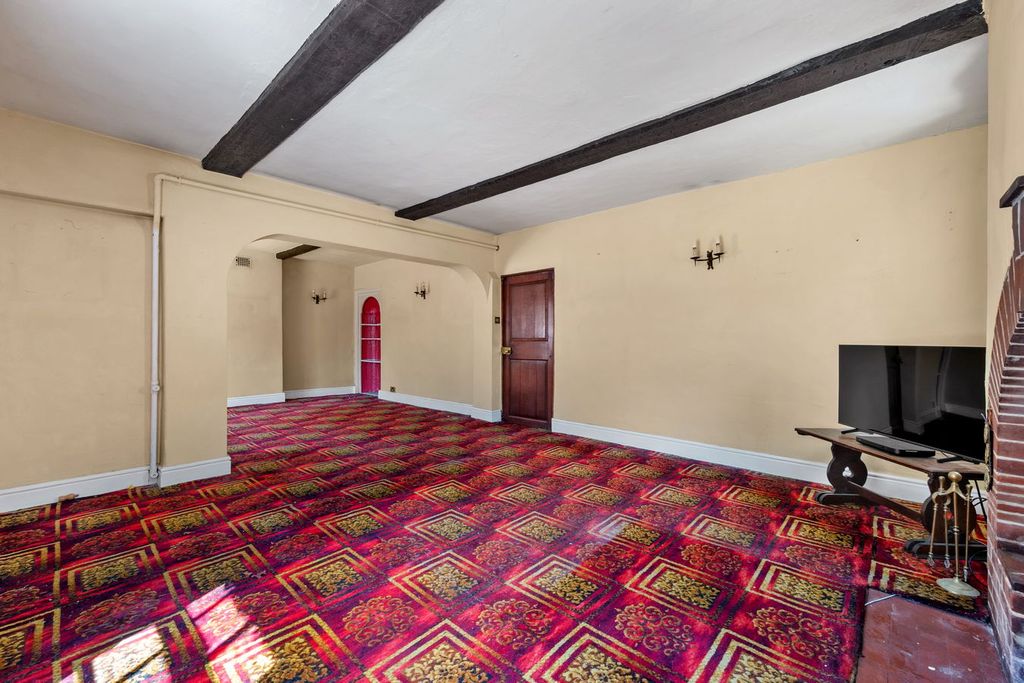 Property photo 2 of 24