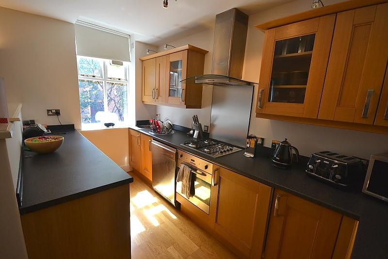Property photo 3 of 7 Kitchen