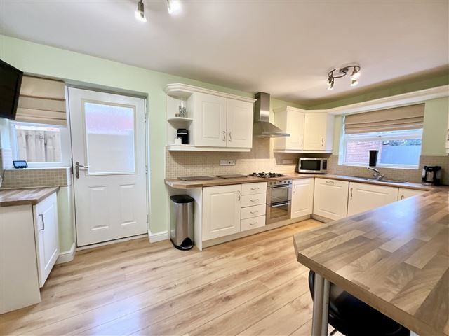 Property photo 2 of 21 Kitchen