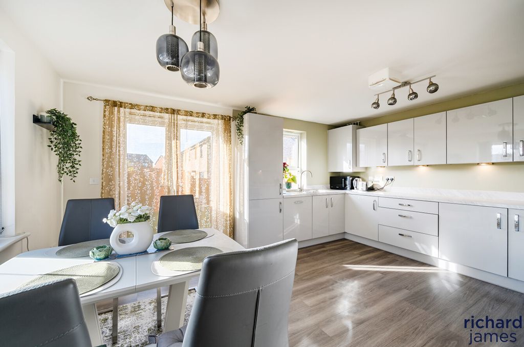 Property photo 2 of 22 c88597B0222c4337A12d67d4724E1B3B