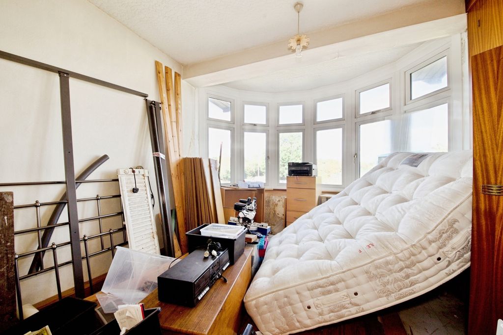 Property photo 2 of 17 Photo