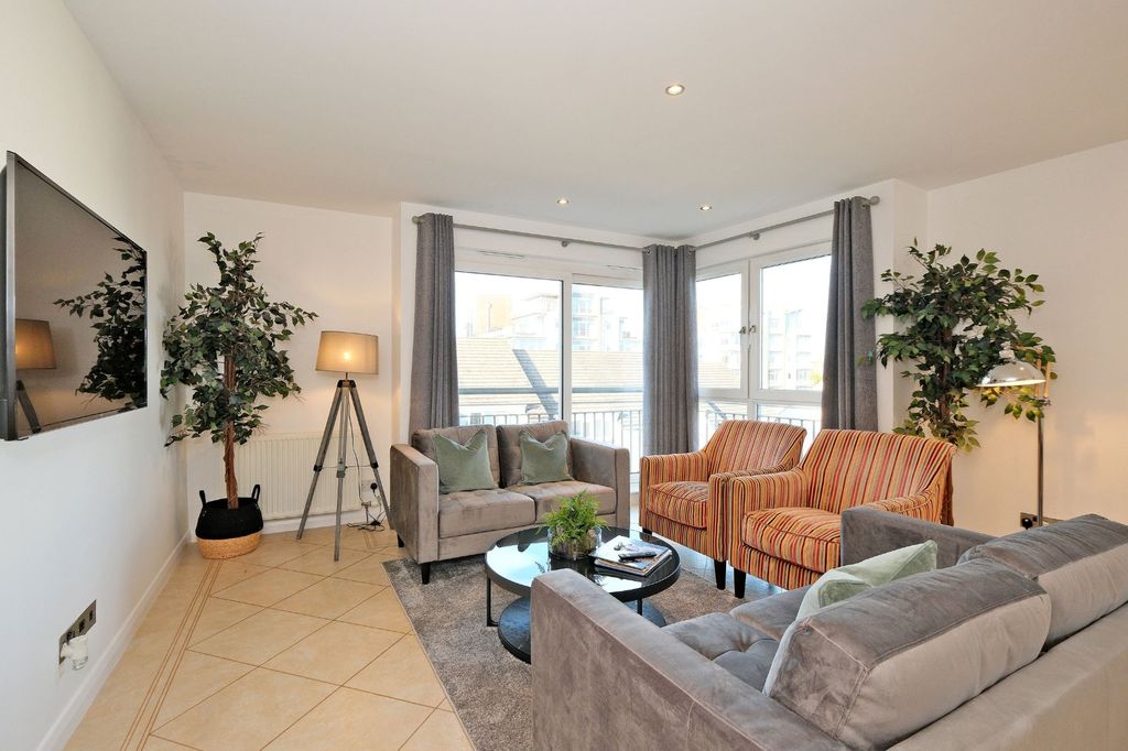 Property photo 3 of 21 Photo 3